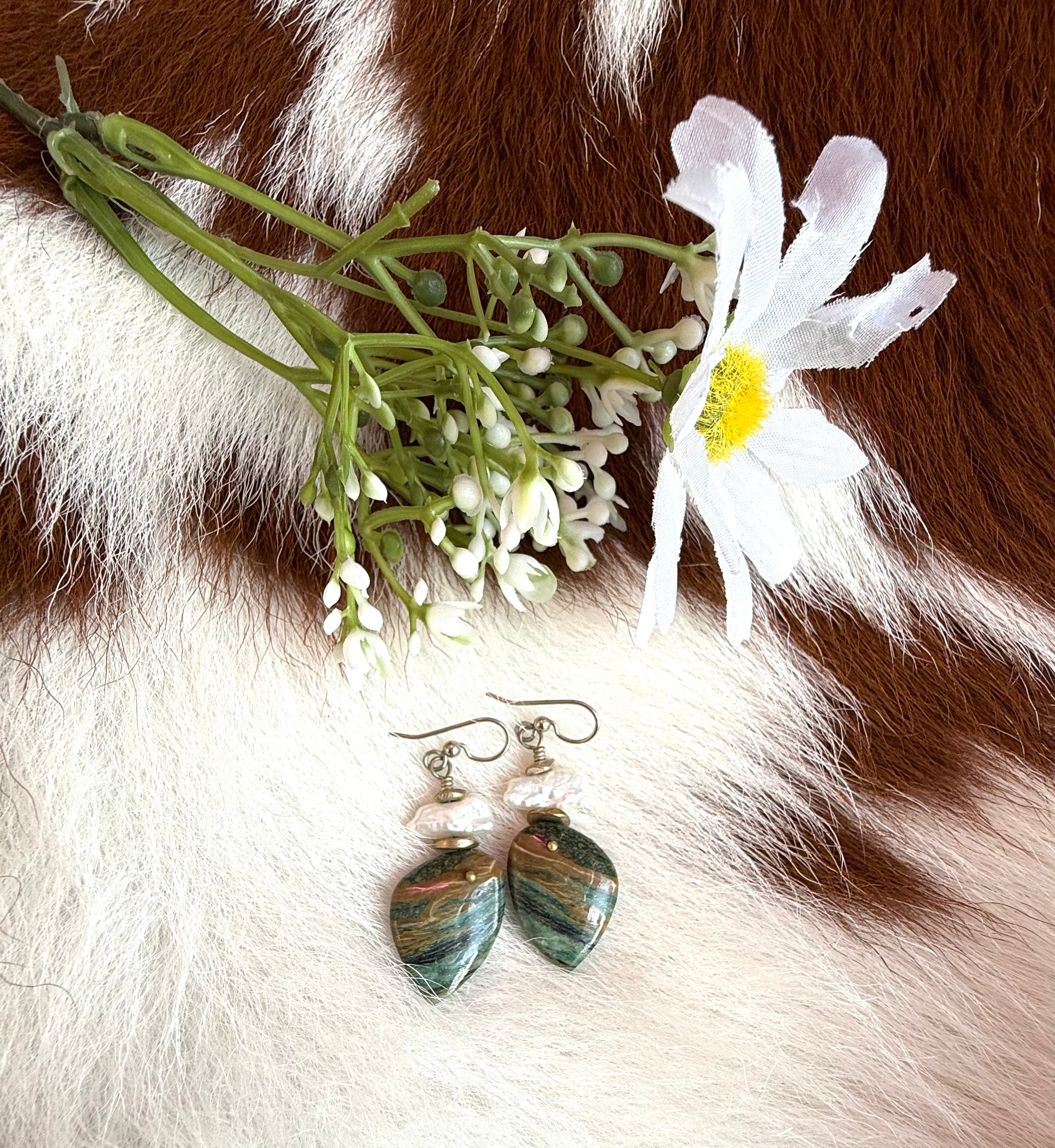 Sterling Silver Green Agate and Pearl Earring