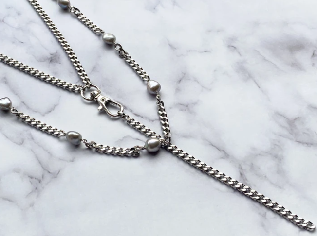 Holly Pearl Necklace