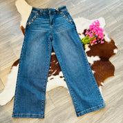 High-Waisted Wide-Leg Jeans with Button Detail: Effortless Style