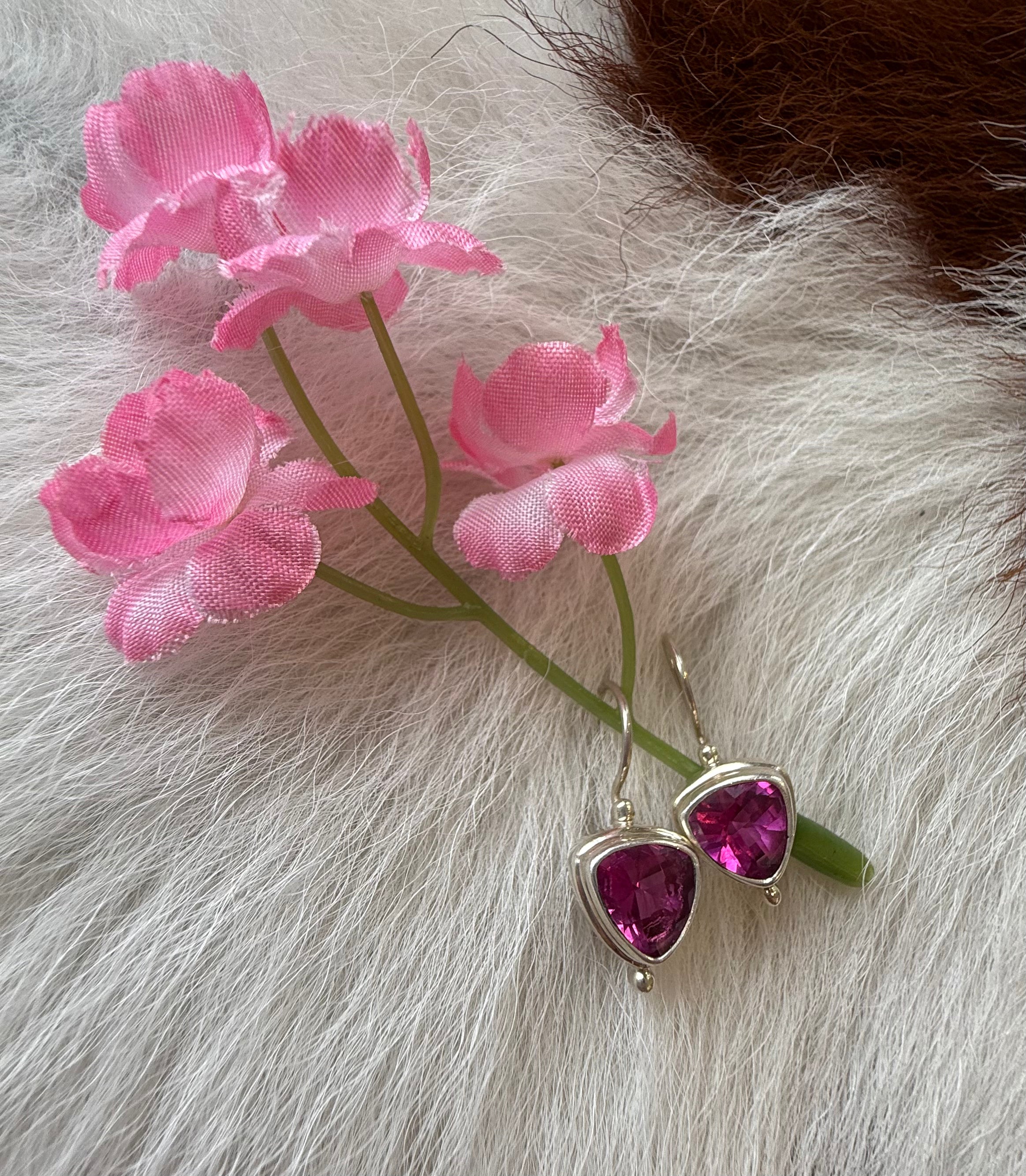 Sterling Silver Rhodolite Garnet Earring