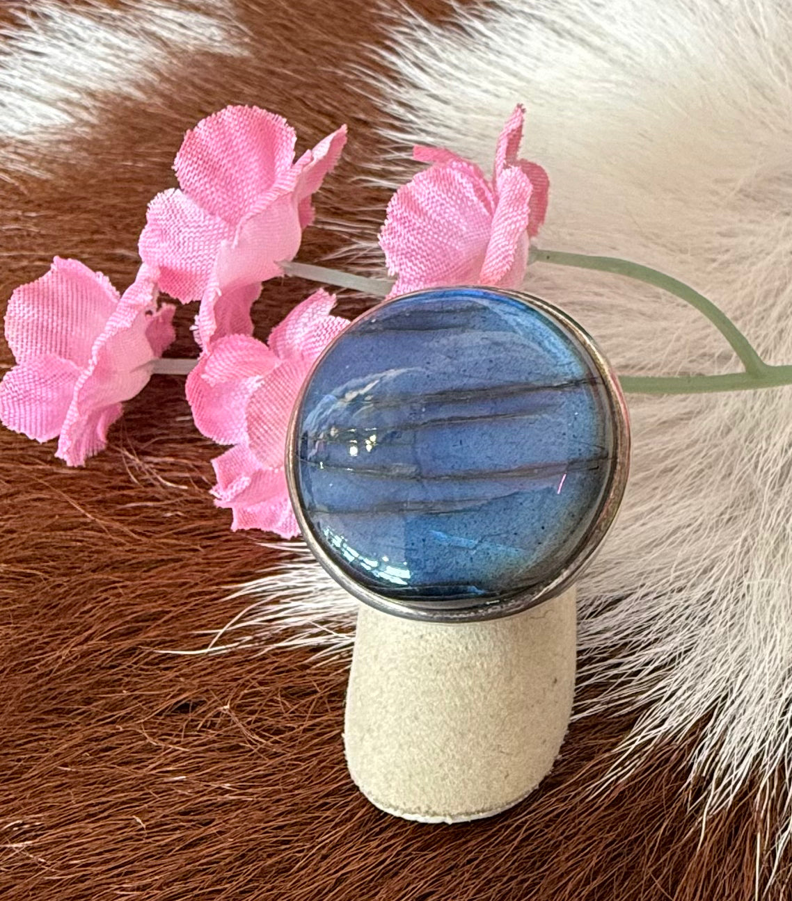 Round Labradorite Silver Ring