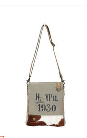 Era 1930 Shoulder Bag - Three Blessed Gems